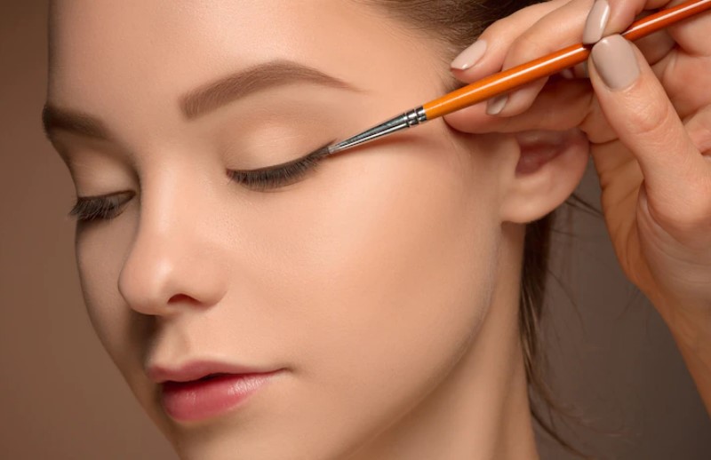 Eye liner