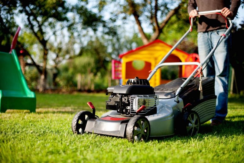 5 Important Lawn Mower Safety Tips