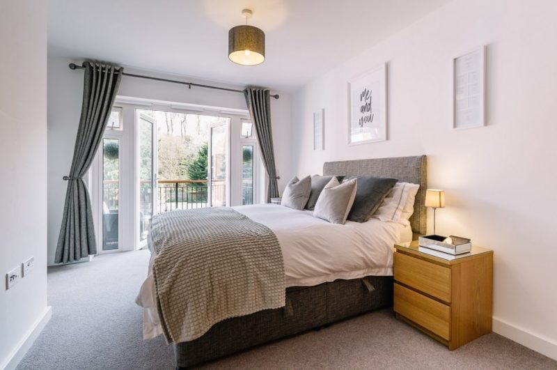 4 Must-Have Bedroom Accessories for a Comfortable Space