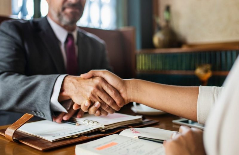 5 Tips For Hiring a Lawyer to Represent You