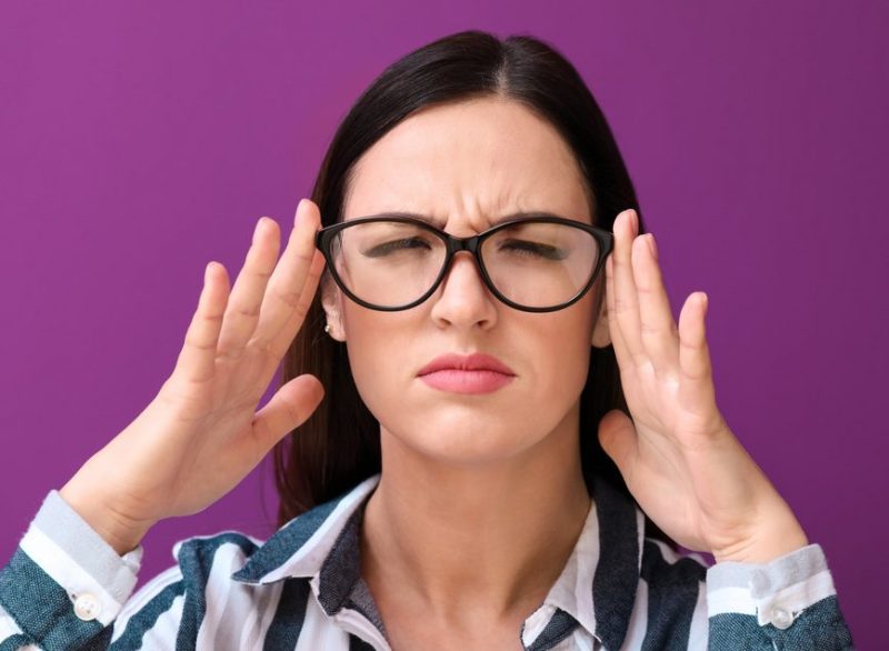 6 Signs You Need Glasses