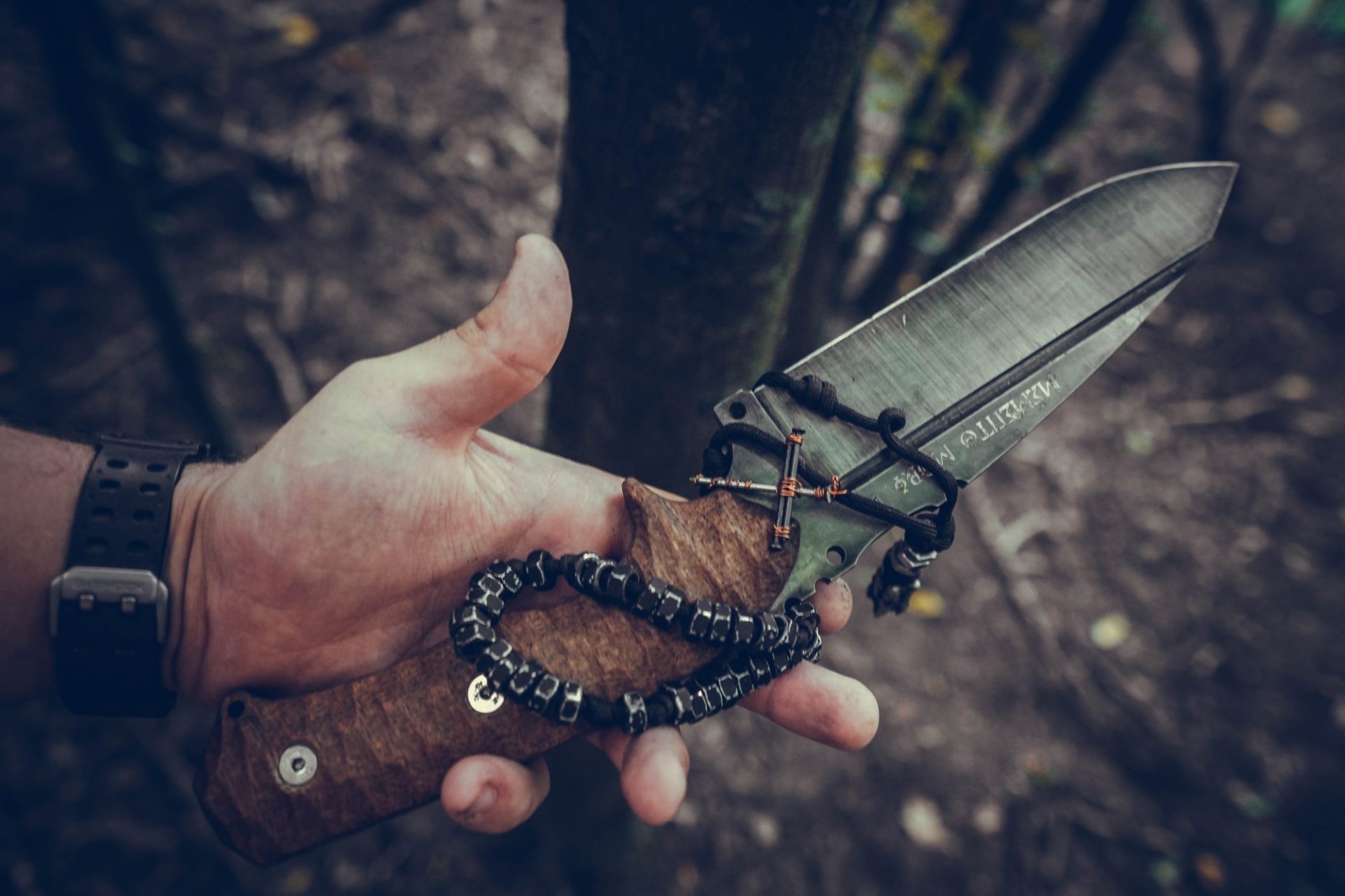 How to Choose Between the Different Types of Hunting Knives