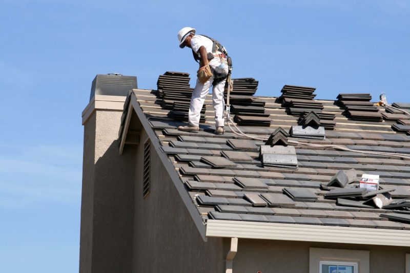 7 Things to Consider Before Hiring Roofing Services