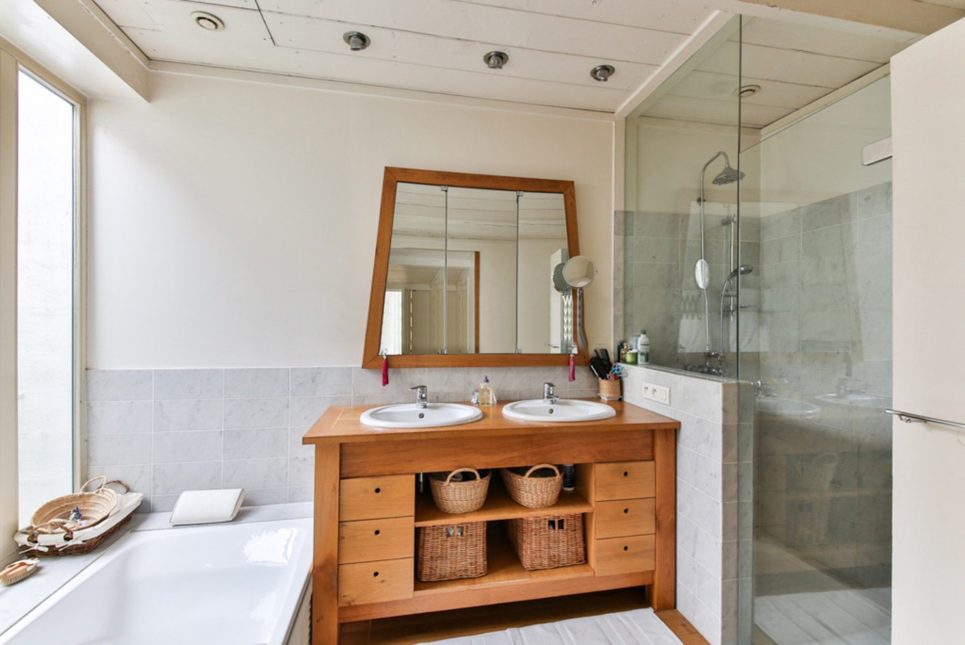Bathroom Furniture: 3 Ways to Style Your Bathroom