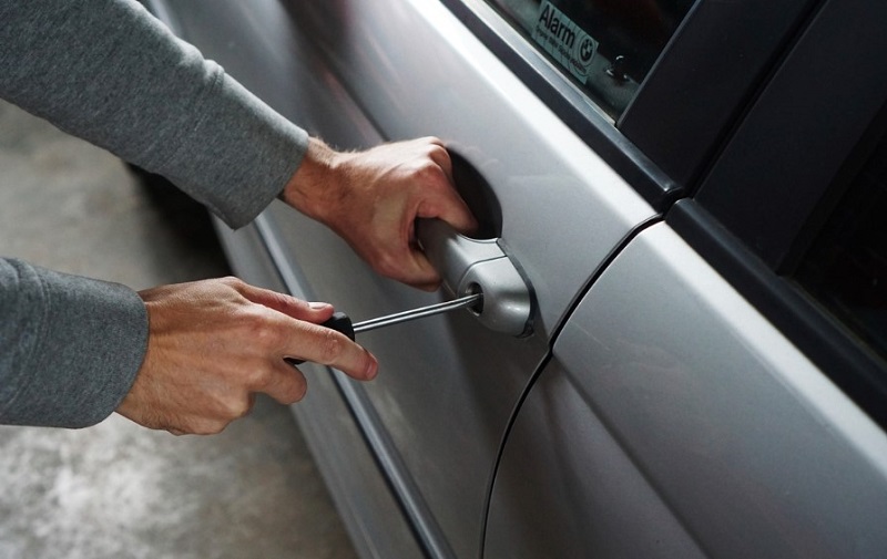 locksmith-unlocked-car